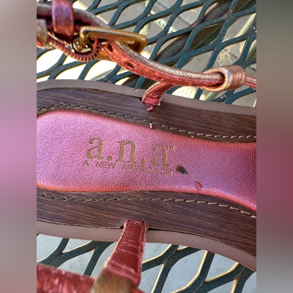 2 pairs women’s sandals Size 5.5 - Picture 6 of 9